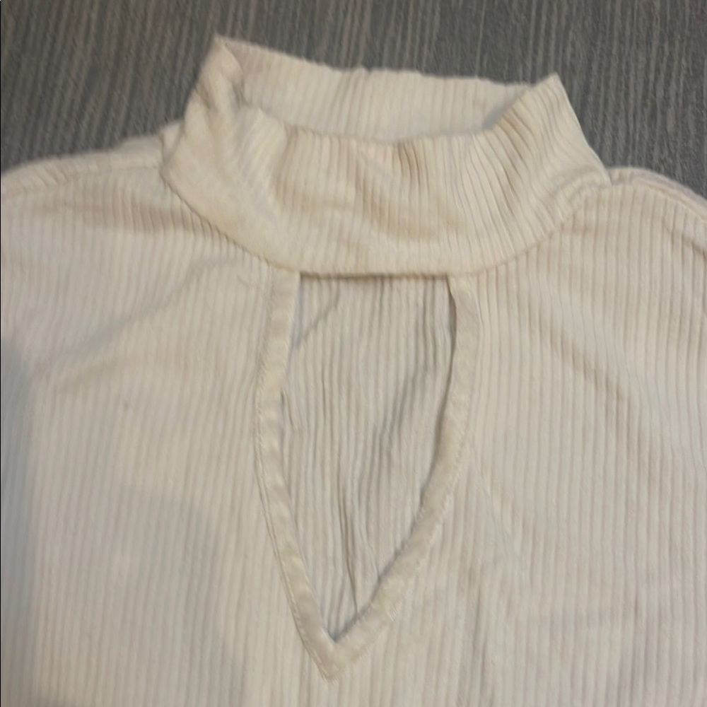 Nanette Lenore xs with open keyhole in the front long sleeve